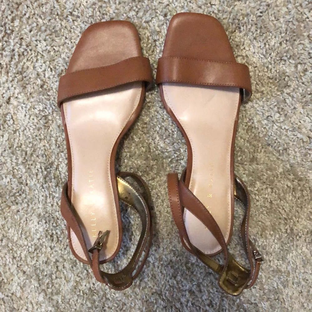 KELLY & KATIE Brown Heels